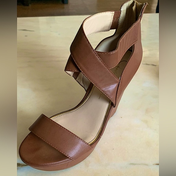 Jessica Simpson brown wadge. - Picture 6 of 10